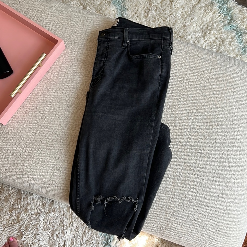 Free people jeans with knees cut out
